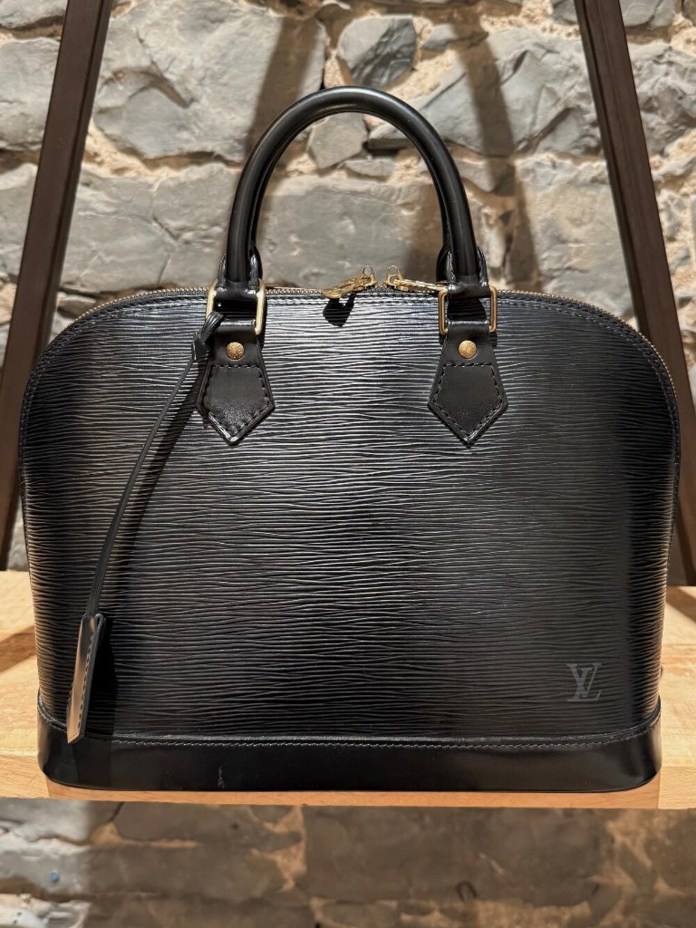 Louis Vuitton Vintage 1996 Black Epi Alma MM Handbag